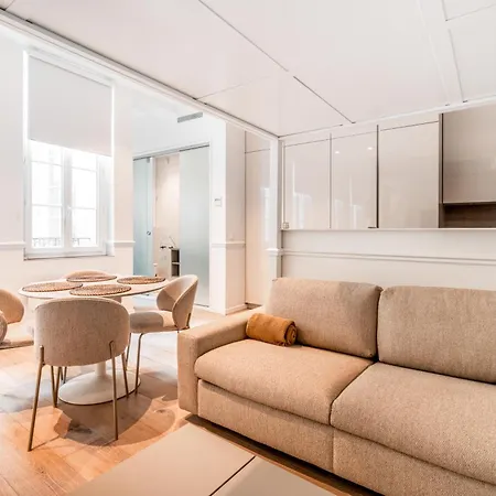 Elegant Luxury 1st Apartment *